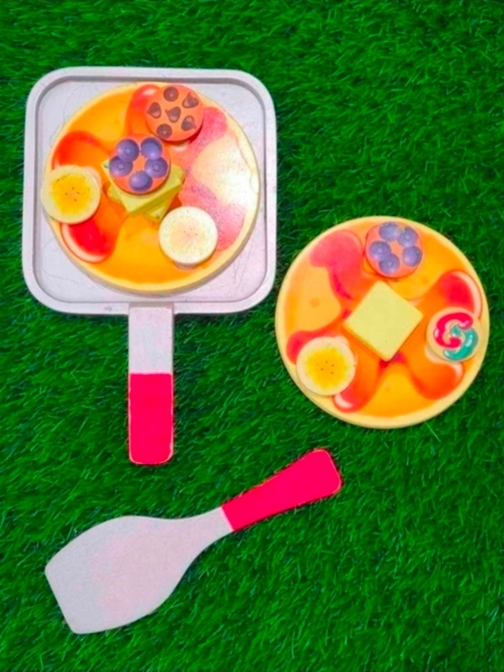 Kids Pancake Playset with Spatula - Pink and Yellow